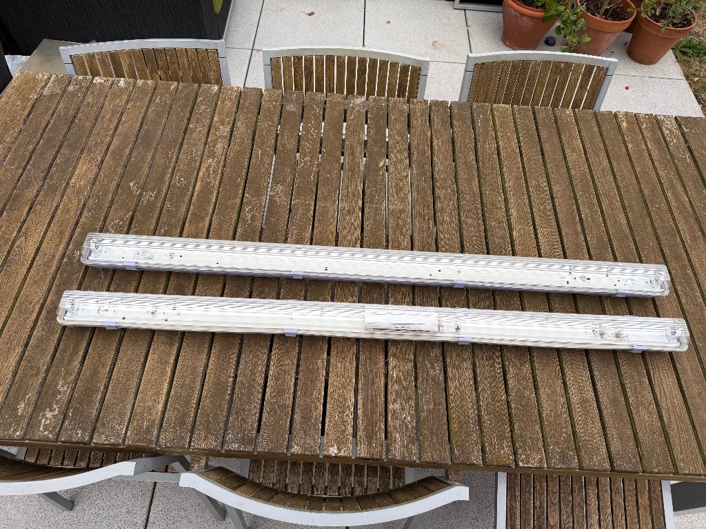 TL-armatuur T8 120cm spatwaterdicht (2 stuks), Ophalen, Zo goed als nieuw, Armatuur