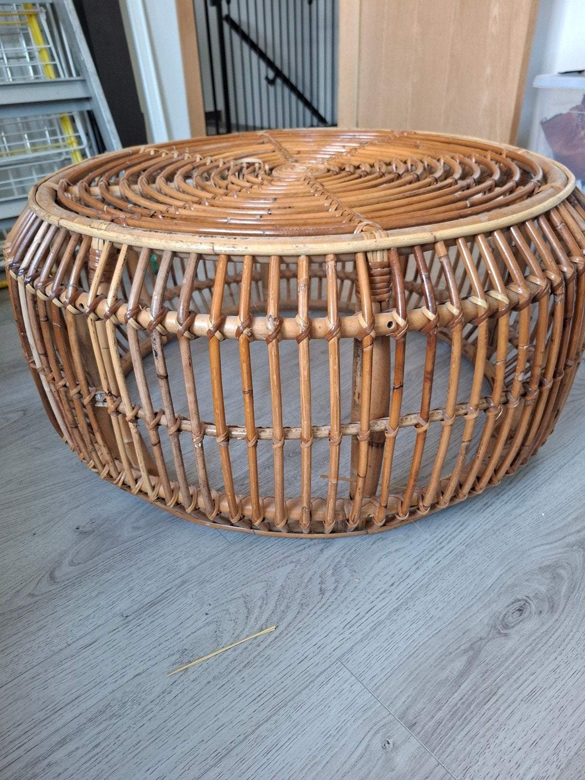 ronde bijzettafel, Enlèvement, Rond