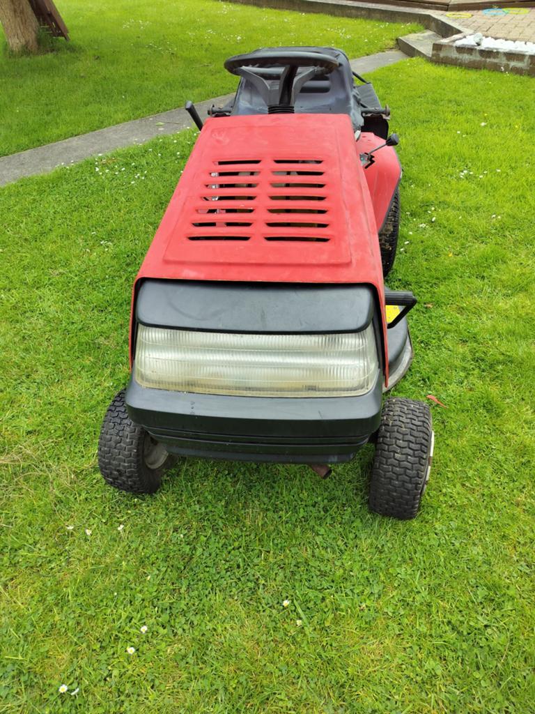 Tracteur tondeuse mtd J115