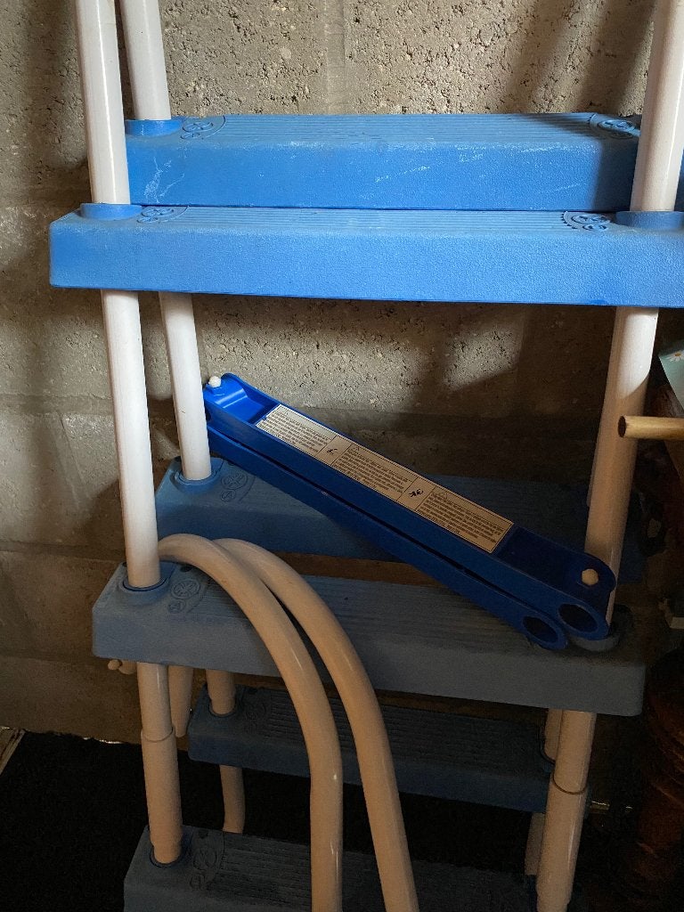 Trapladder zwembad, Ophalen