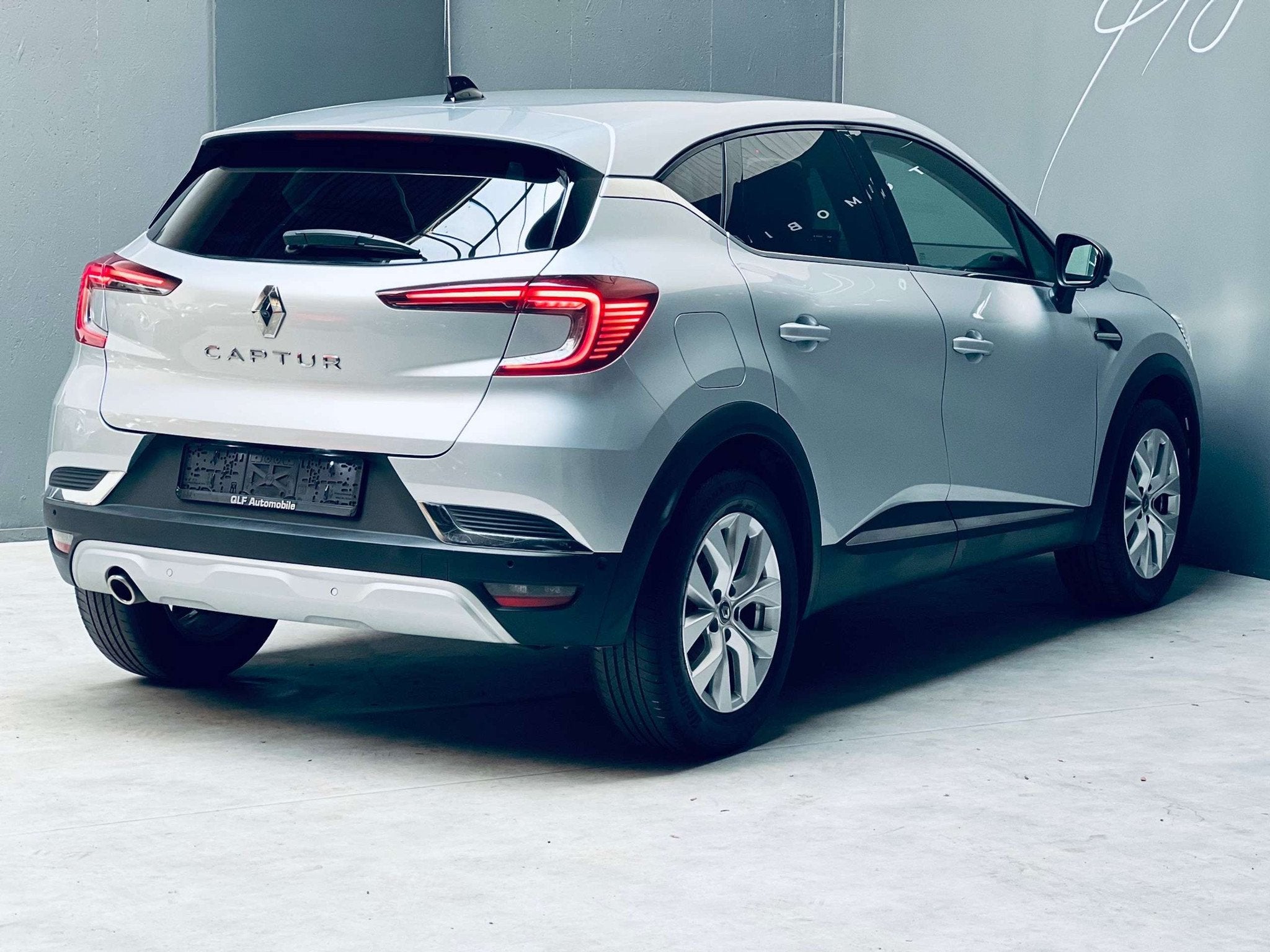 Renault Captur 1.33 TCe *AUTOMATIQUE*CARPLAY*LED*CAR’ET CO, 121 g/km, Argent ou Gris, Achat, Euro 6