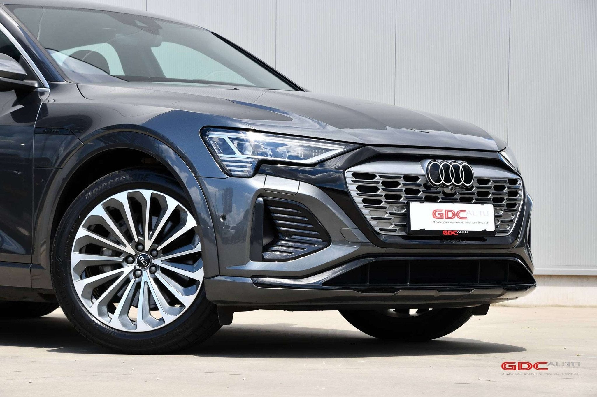 Audi Q8 e-tron Q8 Sportback e-Tron l 106 kWh l Quattro l S l, Autos, Cuir, Argent ou Gris, Achat, 408 ch