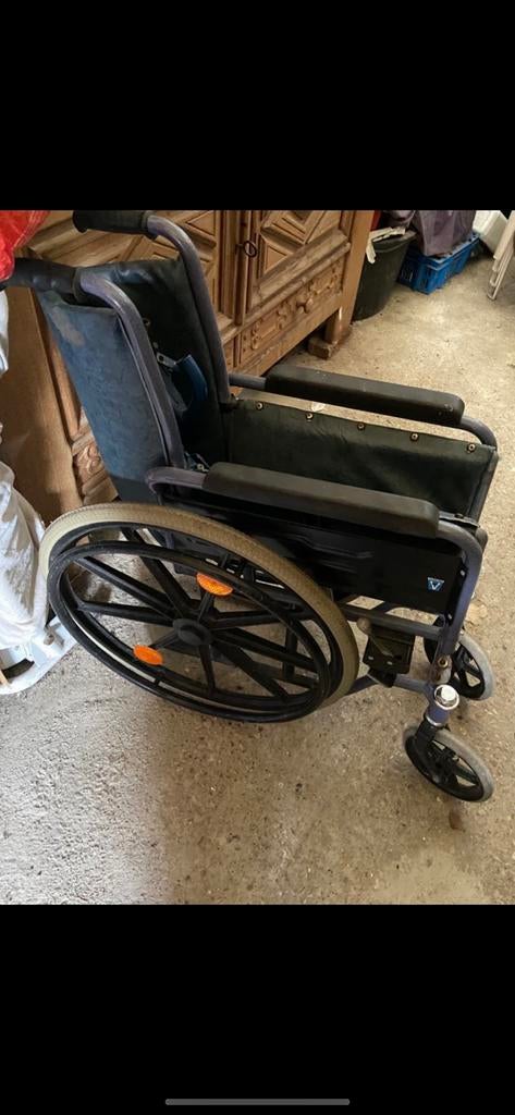 TE KOOP rek tapijt stoel rolstoel keukenkast borden snelkook, Antiek en Kunst, Ophalen