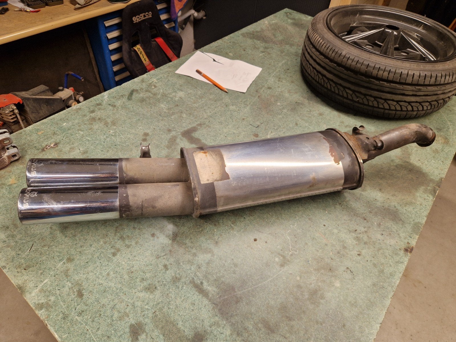 Uitlaat einddemper vilkswsgolf mk2 gti, Autos : Pièces & Accessoires, Systèmes d'échappement, Volkswagen, Utilisé, Enlèvement ou Envoi