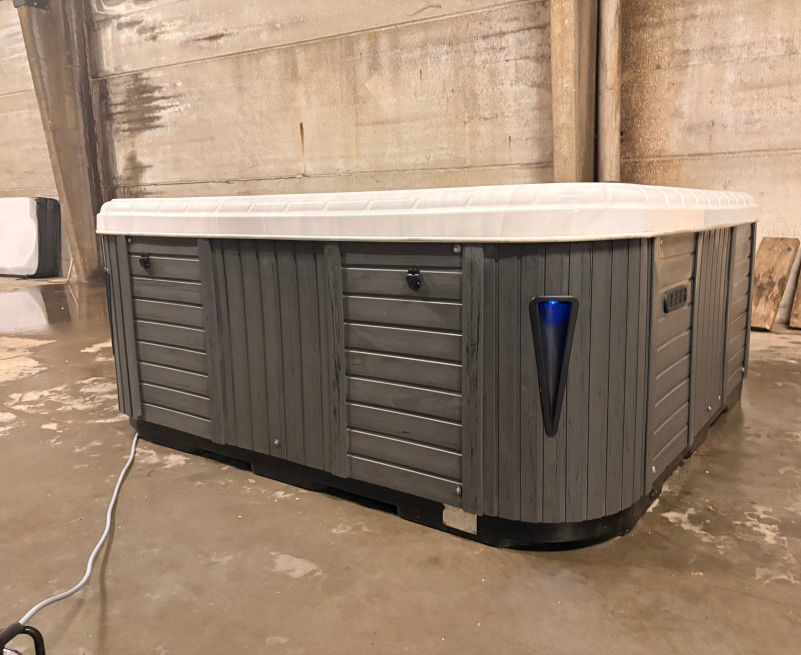 Jacuzzi 5 Pers - Gratis levering en installatie!, Jardin & Terrasse, Enlèvement, Comme neuf, Couverture, Fixé