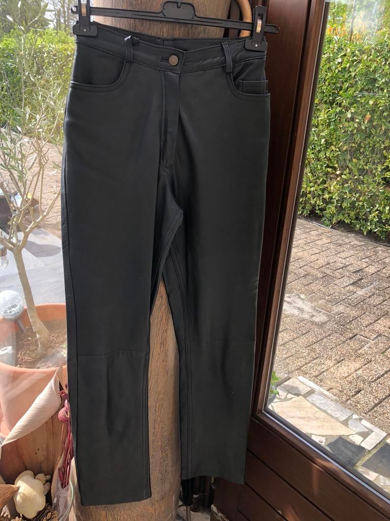 Pantalon en cuir pour femme S, Vêtements | Femmes, Enlèvement, Comme neuf