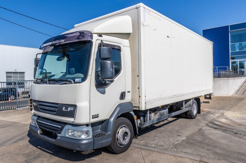 DAF LF 45.220 (bj 2012), Auto's, Vrachtwagens, Euro 5, Achterwielaandrijving, Wit, Bedrijf