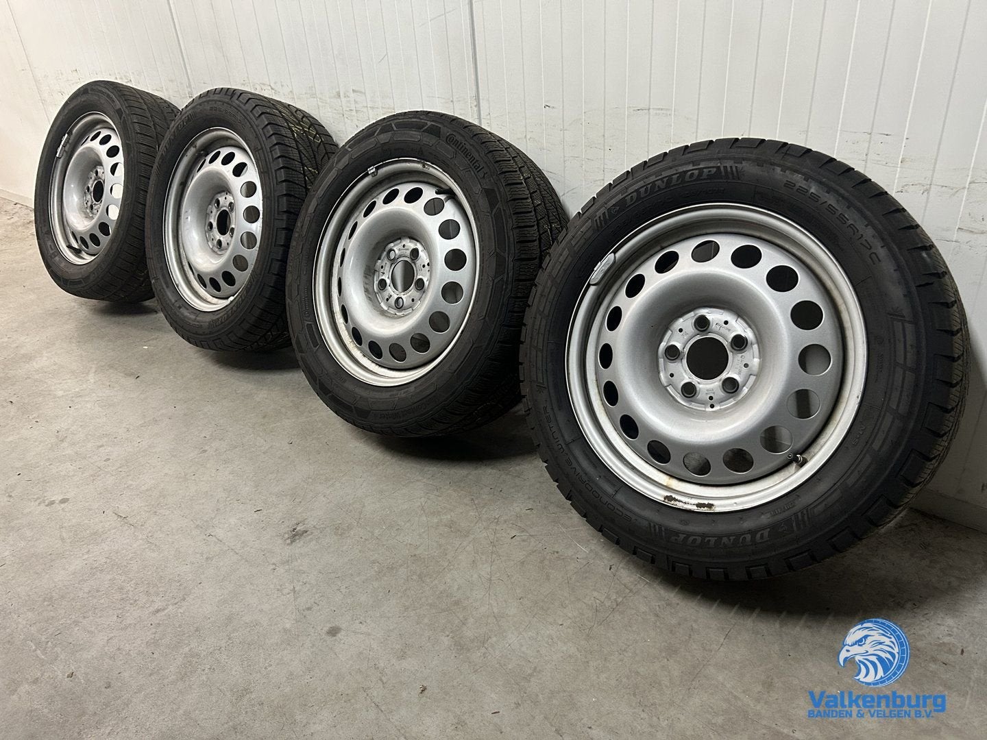 6mm! Originele Mercedes Vito W447 17 inch stalen velgen TPMS, Autos : Pièces & Accessoires, Pneus & Jantes, Pneus et Jantes, Pneus hiver