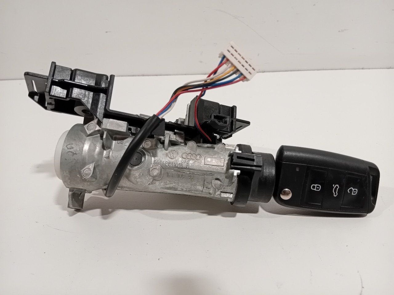 Contactslot + sleutel Skoda Superb, Auto-onderdelen, Onderdelen@venauto.nl, Van der Ven Autorecycling B.V., Gebruikt, Ettenseweg 76, 4706 PB Roosendaal, The Netherlands