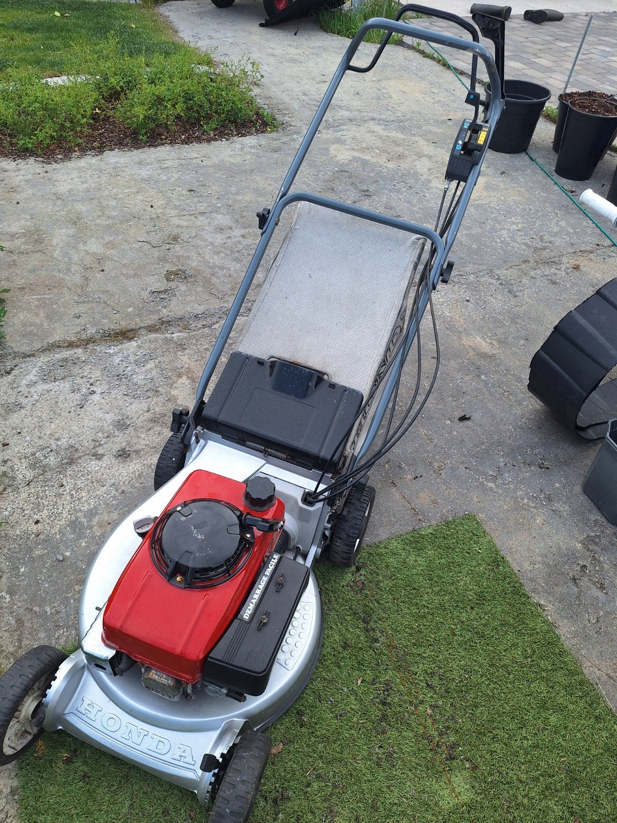 Honda grasmaaier, Enlèvement