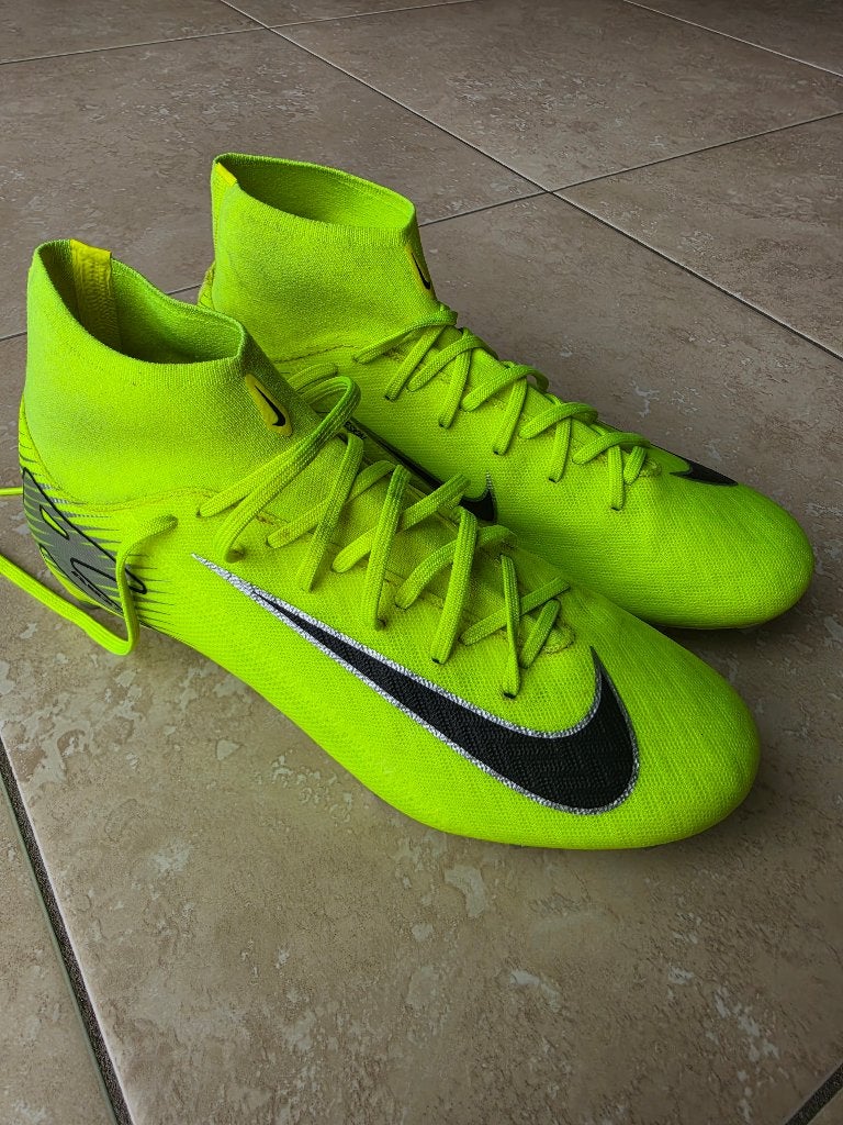 Voetbalschoenen Nike Mercurial Superfly 10 Academy FG, Sport en Fitness, Voetbal, Ophalen, Zo goed als nieuw