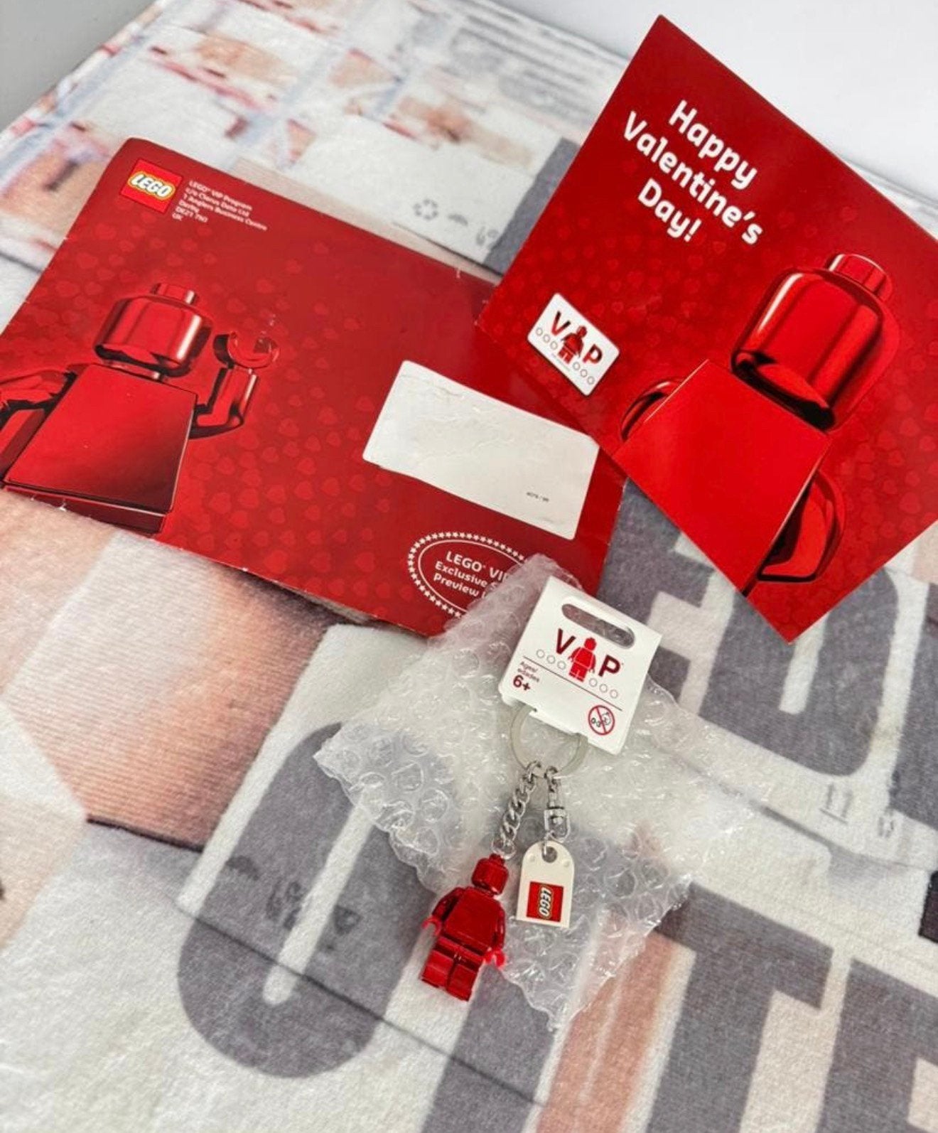 LEGO 853303 Porte-clés VIP Rouge chromé 4644591, Enlèvement ou Envoi, Neuf, Porte-clés, Lego