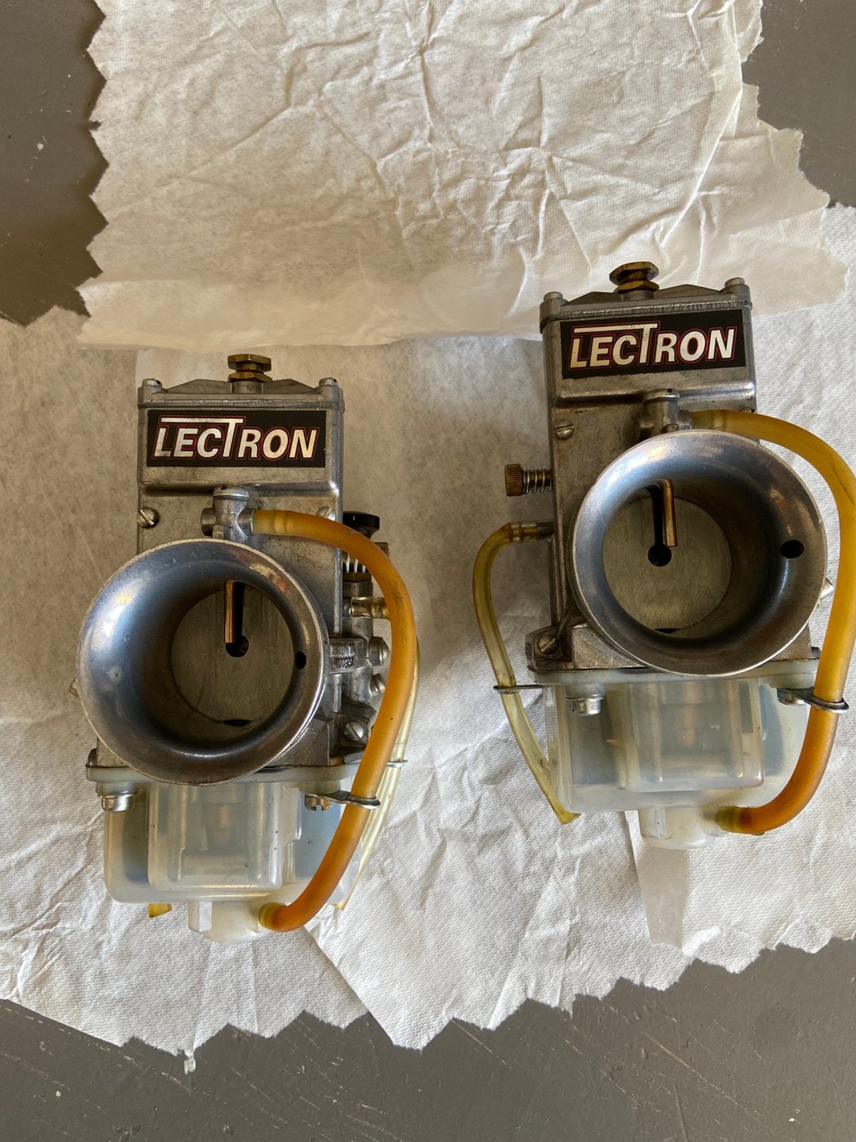 Lectron carbs 40, Enlèvement
