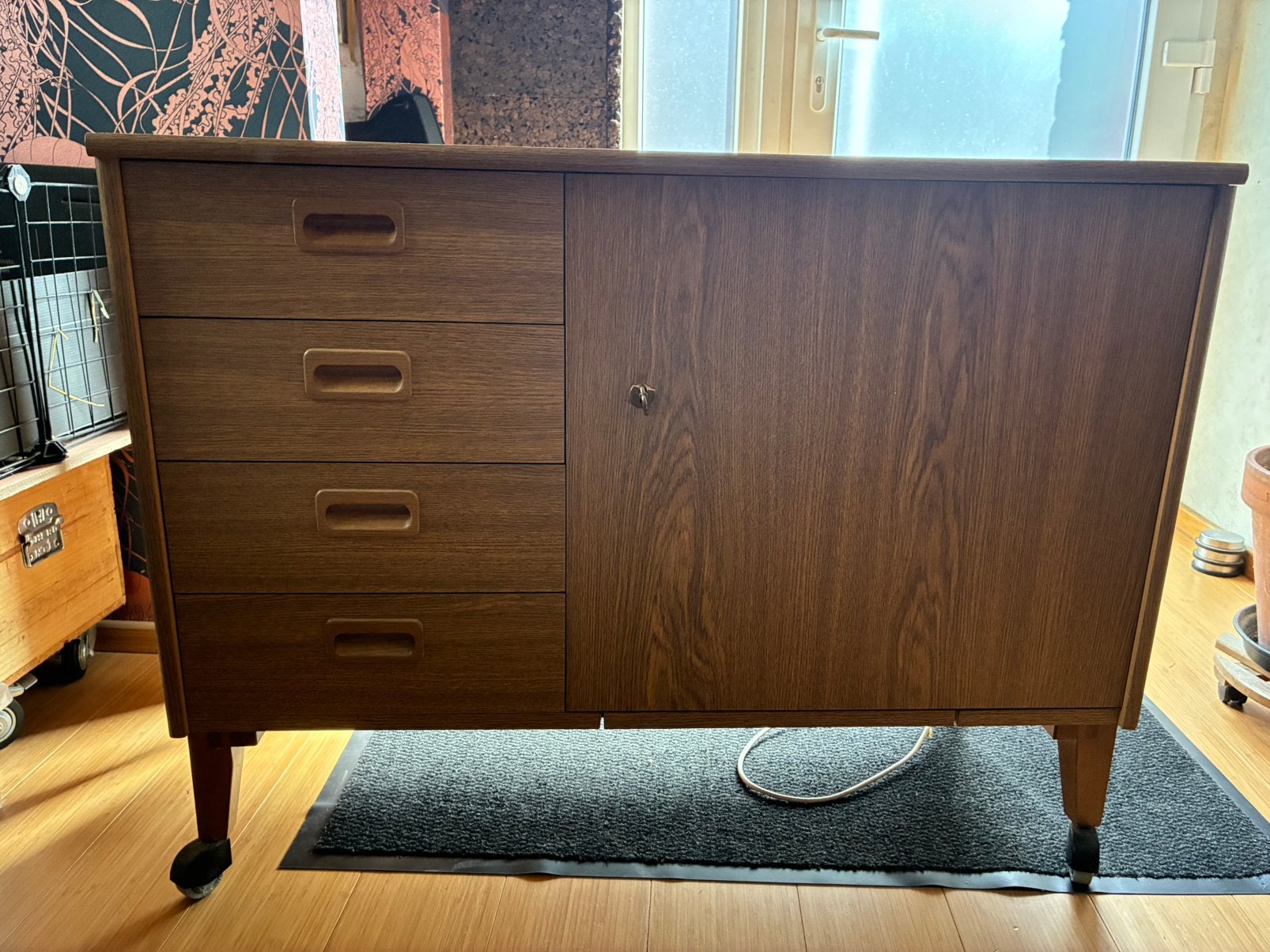 Armoire vintage pour machine à coudre sur roulettes, Maison & Meubles, Armoires | Dressoirs, Avec tiroir(s), 25 à 50 cm, Mcm, Enlèvement