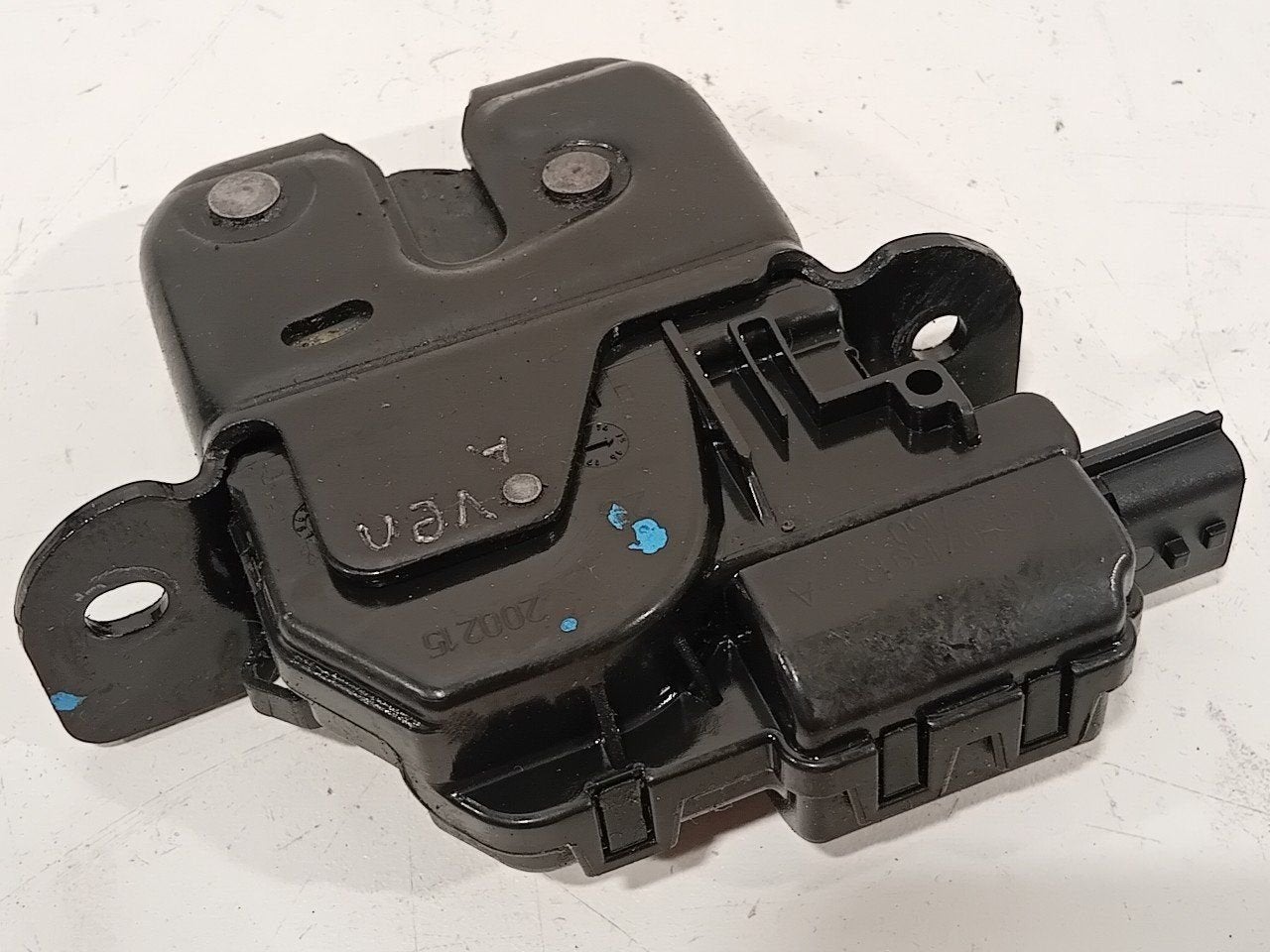 Slot mechaniek kofferdeksel achterklep elektrisch Renault Cl, Onderdelen@venauto.nl, Van der Ven Autorecycling B.V., Ettenseweg 76, 4706 PB Roosendaal, The Netherlands