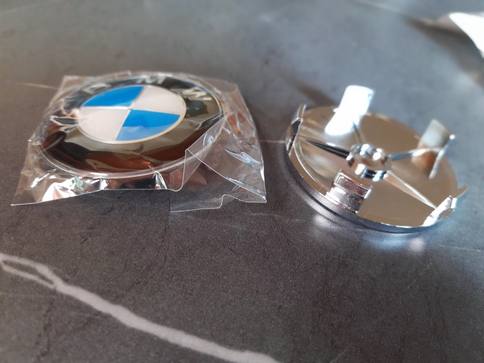 3 centres de roues BMW 65 mm NEUF, Autos : Divers, Enlèvement ou Envoi