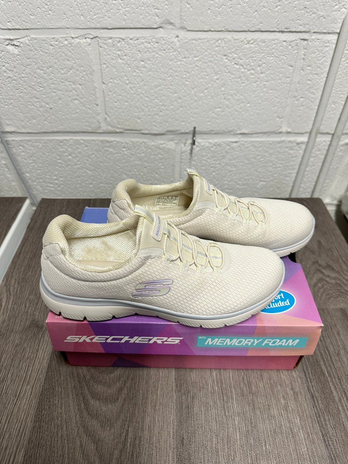 Baskets SKECHERS, Neuf, Sneakers et Baskets, Enlèvement, Blanc