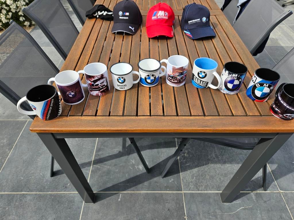 Bmw collectie tassen en petten, Ophalen