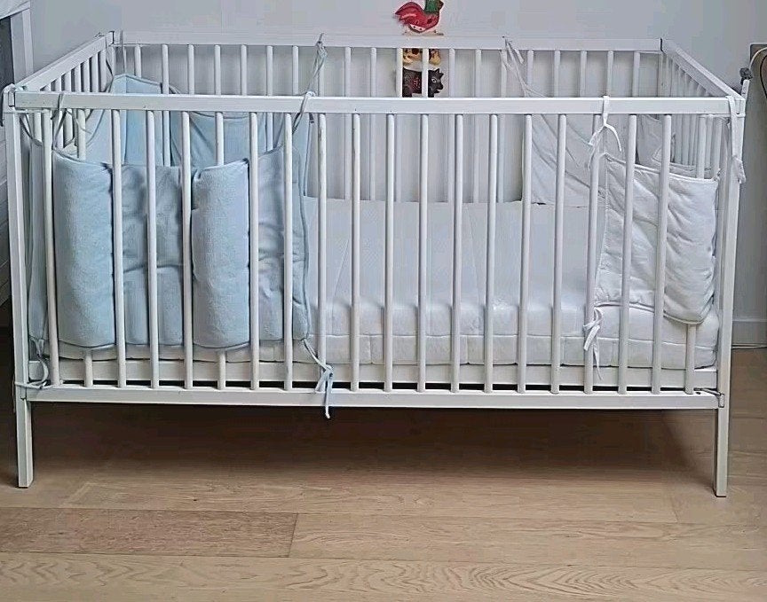 lit a barreaux +matelas gratuit, Envoi, Utilisé, Garçon ou Fille