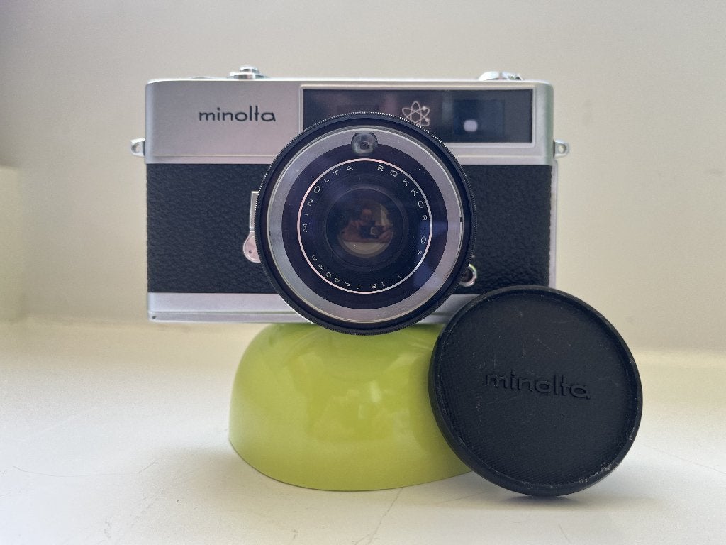 Minolta camera + Rokkor-QF 40mm f/1.8 + originele tas, Audio, Tv en Foto, Fotocamera's Analoog, Ophalen of Verzenden, Gebruikt