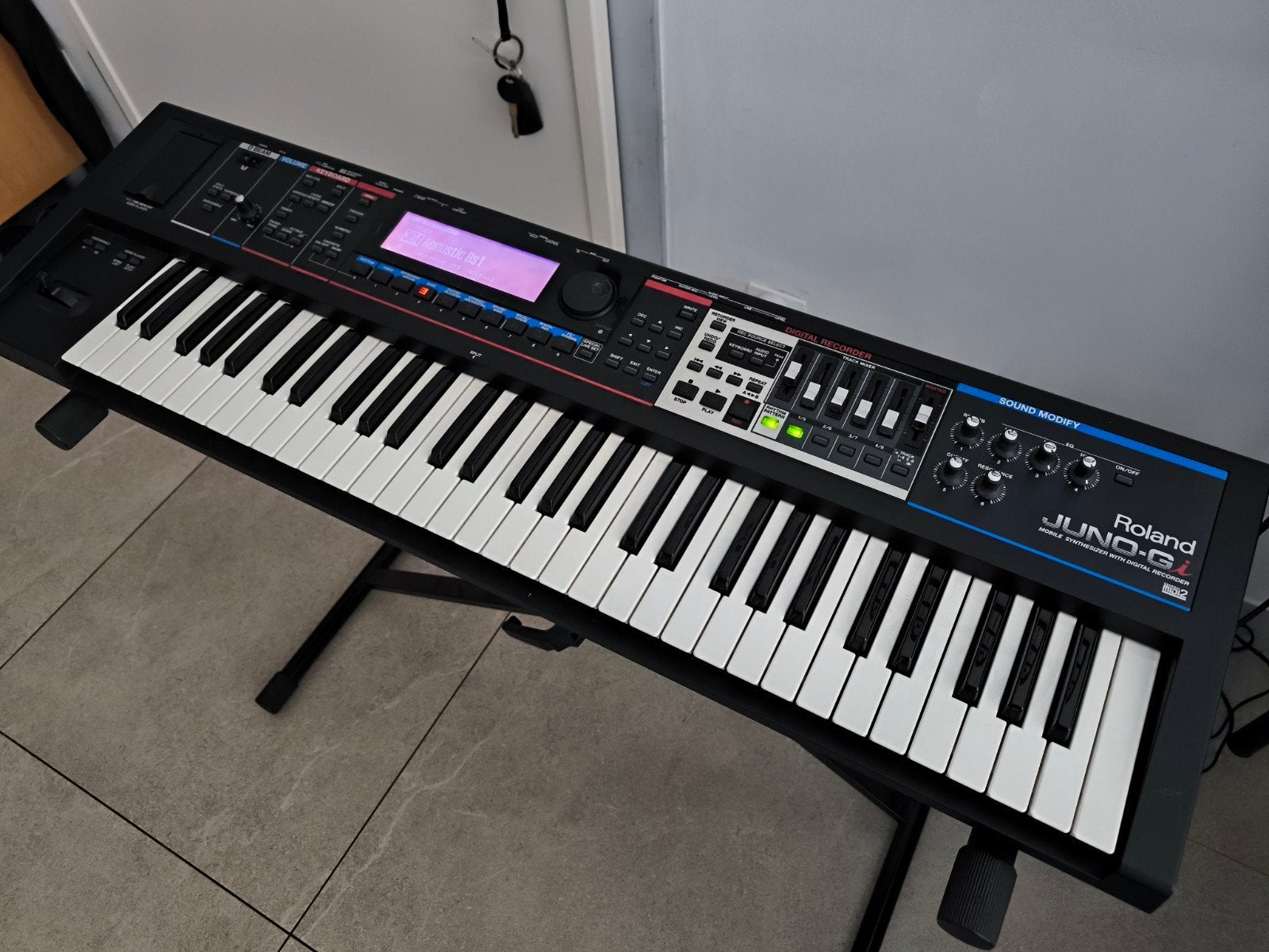 Roland Juno Gi, Musique & Instruments, Enlèvement, Comme neuf, Roland, Avec valise ou flightcase