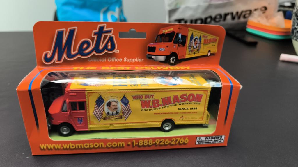 W.B. Mason New York Mets Limited Edition Toy Delivery Truck, Ophalen