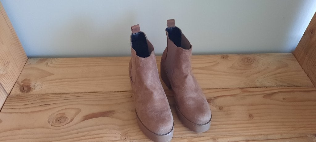 Jolies bottes paires et impaires taille 39, Enlèvement ou Envoi, Brun, Boots et Botinnes, Porté