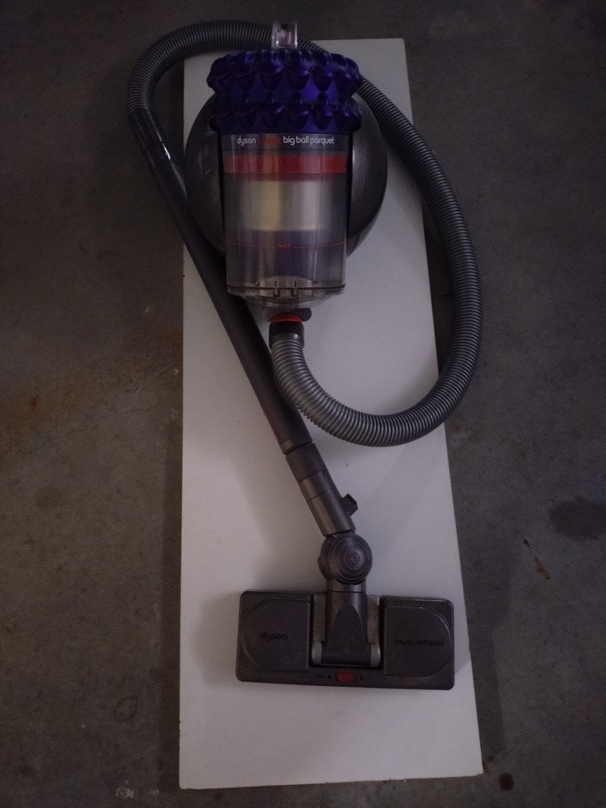Dyson stofzuiger, Electroménager, Enlèvement ou Envoi, Réservoir, Aspirateur traîneau, Convient aux sols durs