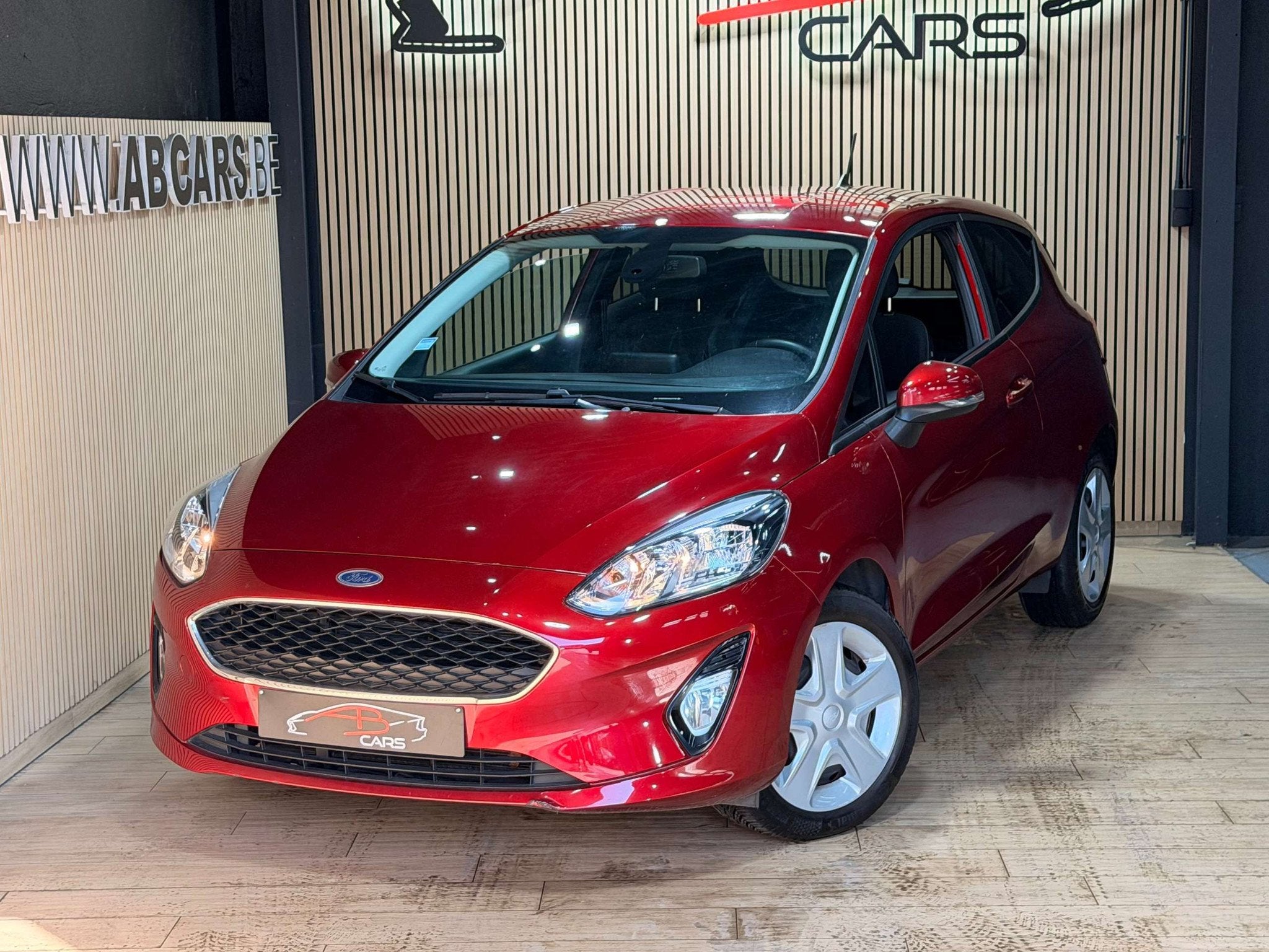 Ford Fiesta 1.1 * UTILITAIRE 2 PLACES * GARANTIE 12 MOIS *, Autos, Camionnettes & Utilitaires, Rouge, Achat, Euro 6, 2 places