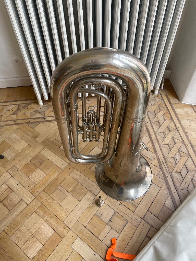 Tuba basse Bb, Musique & Instruments, Enlèvement, Utilisé, Tuba en si bémol, Avec valise ou sac