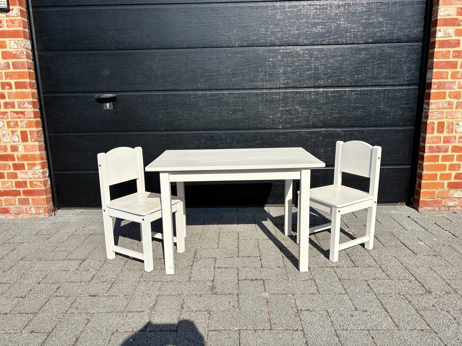 Ikea Sundvik kindertafel en 2 kinderstoeltjes, Kinderen en Baby's, Ophalen, Gebruikt, Tafel(s) en Stoel(en)