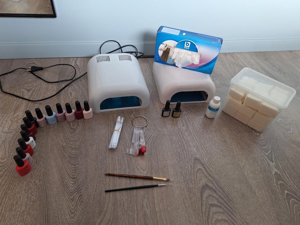 Gelish CND diverse kleuren, top en basis, 2 lampen + acc, Ophalen, Accessoires
