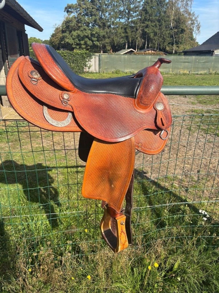 Selle Western Triple W, Animaux & Accessoires, Enlèvement, Comme neuf, Étriers inclus, M (17 pouces)