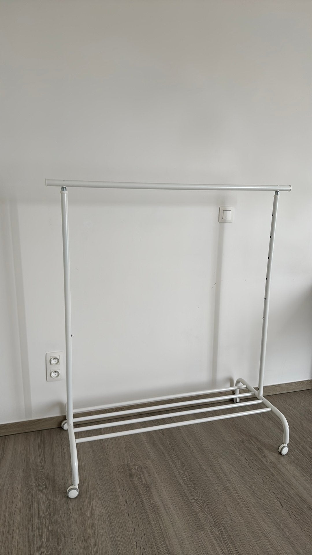 Kledingrek IKEA, Vêtements | Femmes, Portants à vêtements, Enlèvement, Utilisé