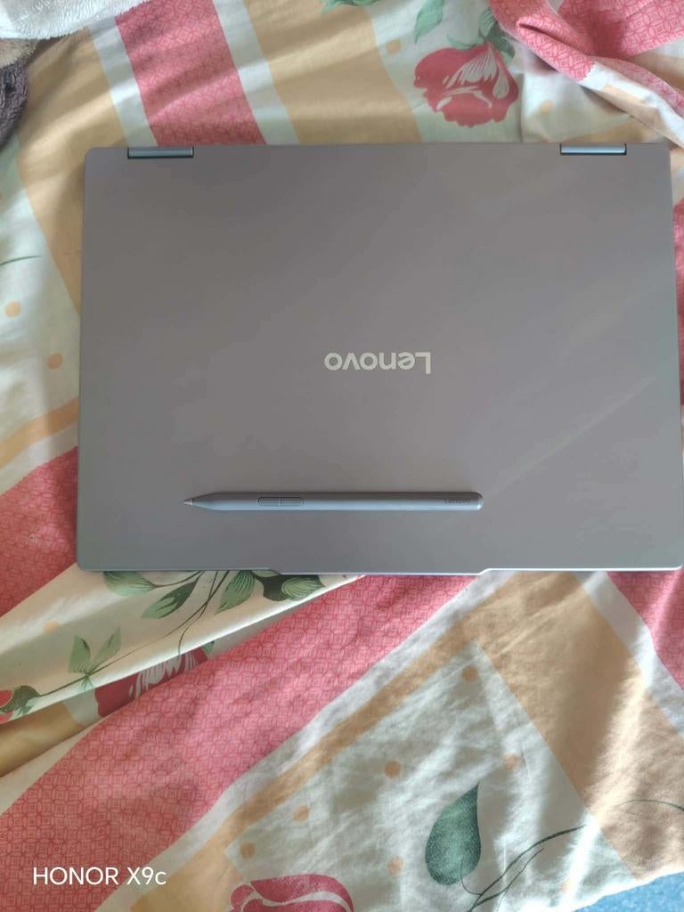 Lenovo Yoga 7 14, 14 pouces, Avec écran tactile, Intel core ultra 7, 4 Ghz ou plus