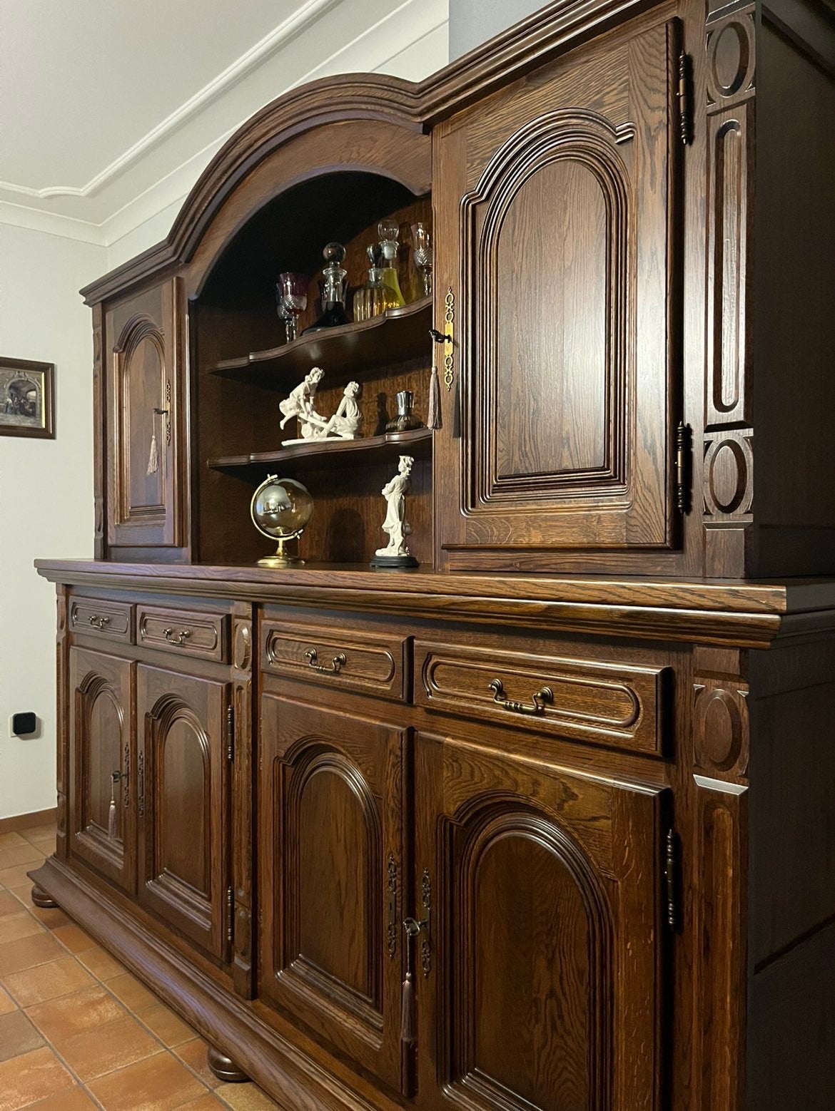 Eike kast met bijhorende tafel en stoelen, Ophalen, Zo goed als nieuw