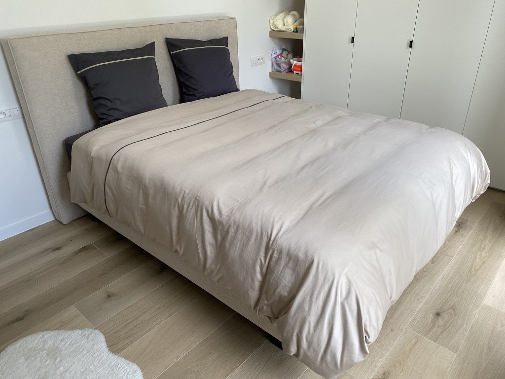 Revor bed / boxspring met matras 160x200, Huis en Inrichting, Ophalen, Beige, 200 cm, 160 cm
