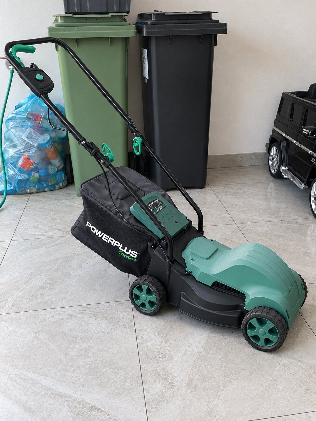 Een Powerplus Garden POWXG75160, Ophalen, Gebruikt, Opvangzak