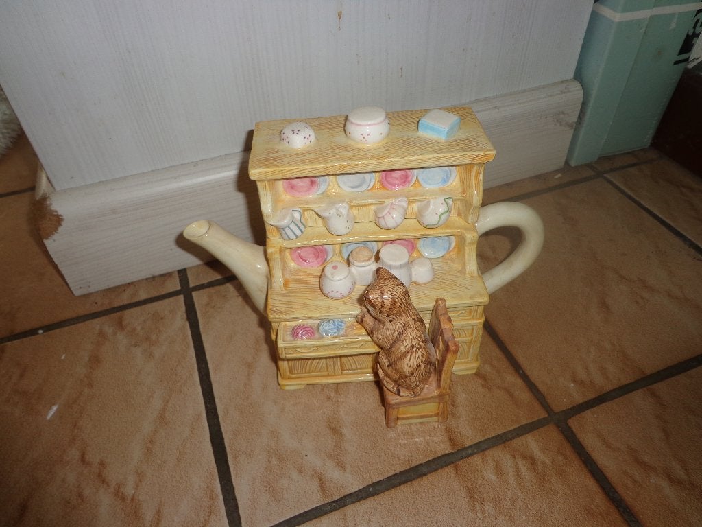 Oude muziekdoos in de vorm van een koffiepot, Antiek en Kunst, Ophalen of Verzenden