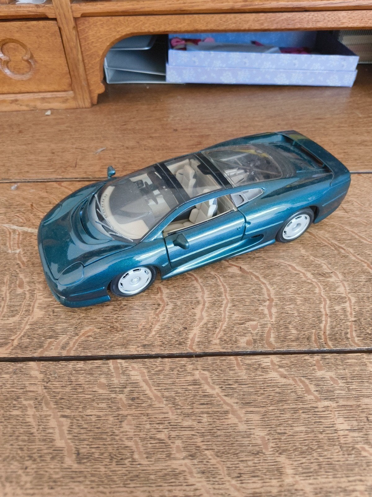 Maisto Jaguar XJ220 1/18, Ophalen of Verzenden, Maisto