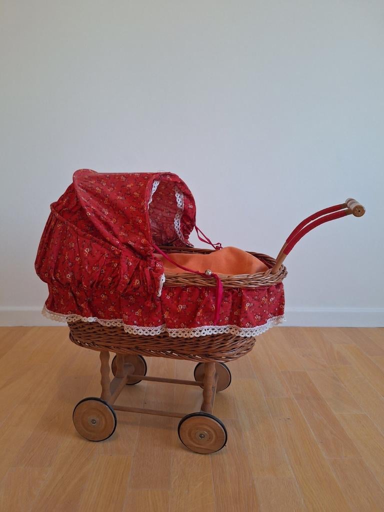 Poussette pour poupée, Enfants & Bébés, Jouets | Poupées, Utilisé