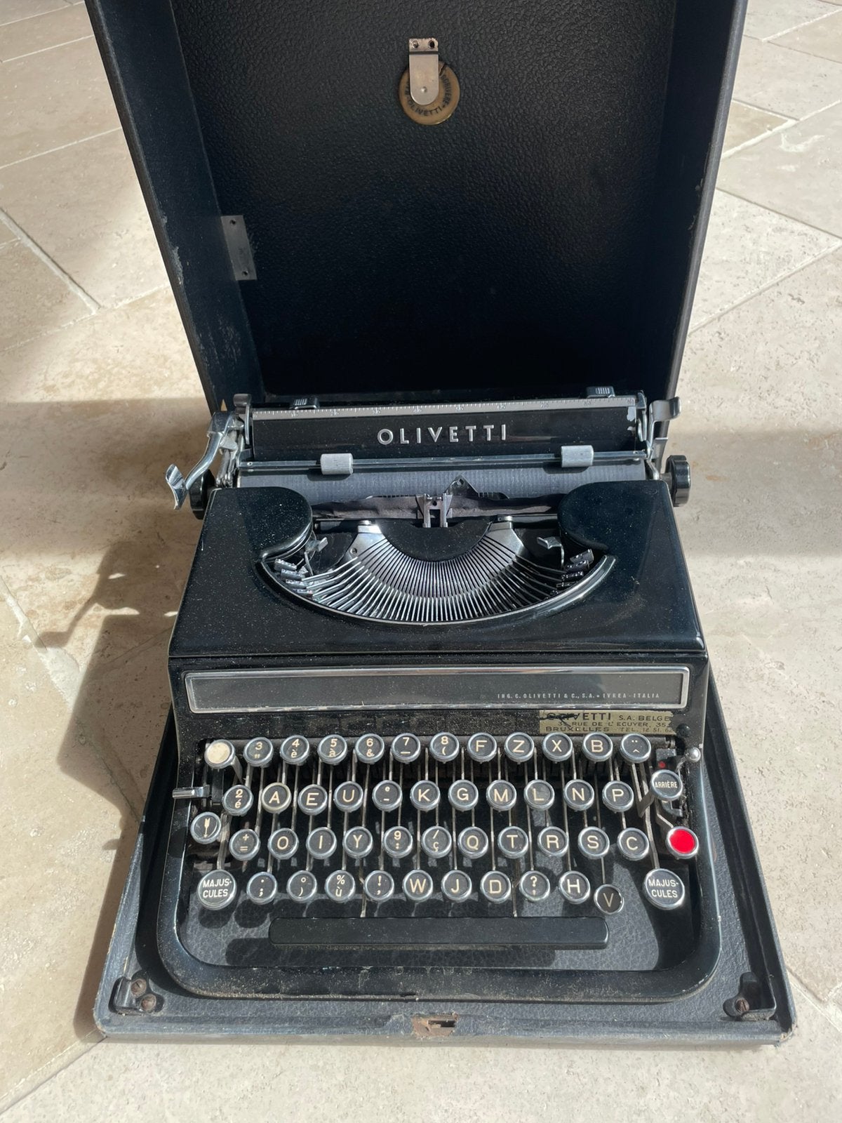 Olivetti antieke typmachine, Enlèvement, Utilisé