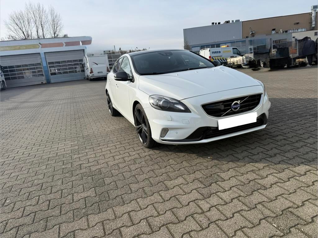 Volvo V40 2.0 D4 R-Design {Édition carbone}, Autos, Achat, Euro 6, Détection des panneaux routiers, Alcantara