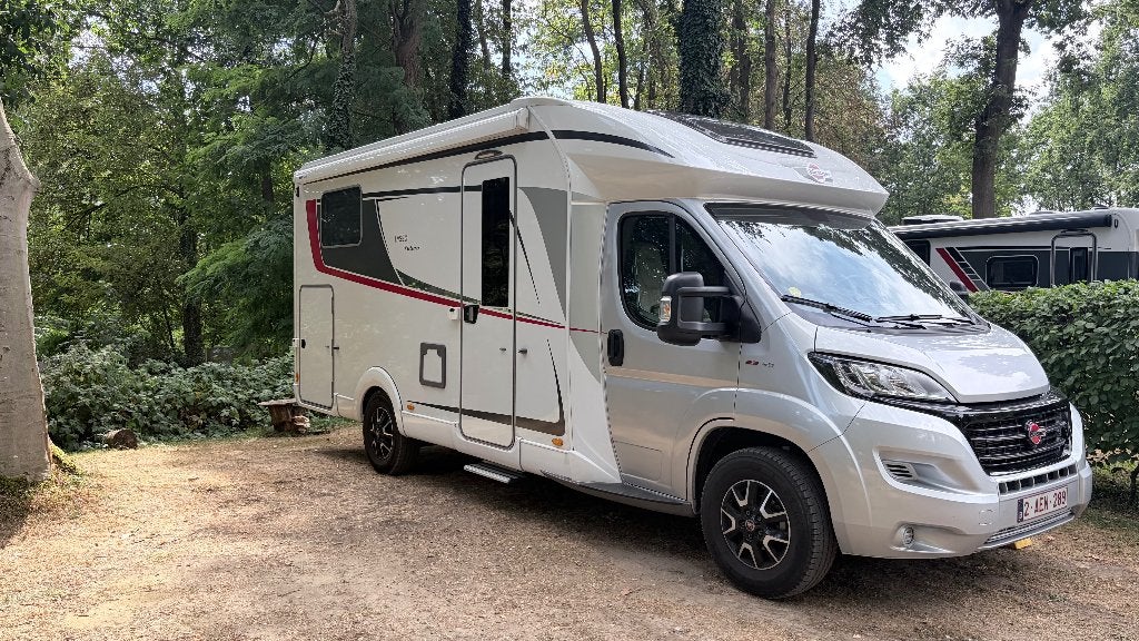 Bürstner Lyseo TD Futura 2021 / Fiat Ducato / 25000km, Caravans en Kamperen, Automaat, Ringverwarming, Fiat, 6 tot 7 meter
