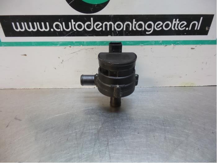 Pompe à eau supplémentaire d'un Opel Movano (Movano 10-), -, Opel, 3 mois de garantie, Utilisé