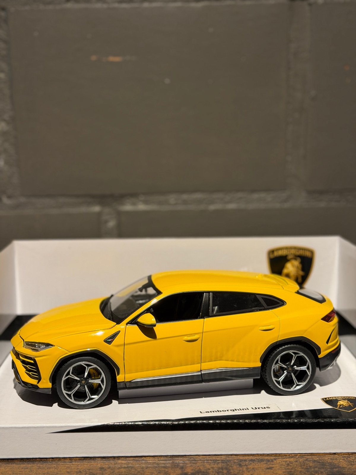 Lamborghini Urus Bburago, Enlèvement, Comme neuf