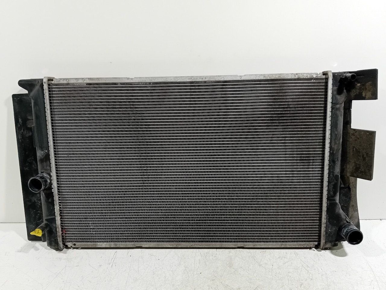 Radiateur Toyota Avensis, Onderdelen@venauto.nl, Van der Ven Autorecycling B.V., Ettenseweg 76, 4706 PB Roosendaal, The Netherlands