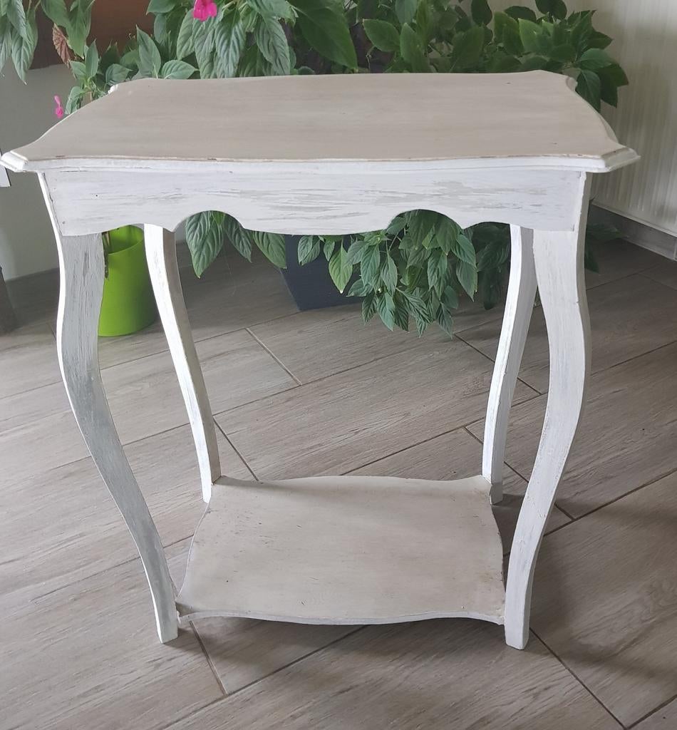 Table d'appoint, console, desserte patinée blanc crème