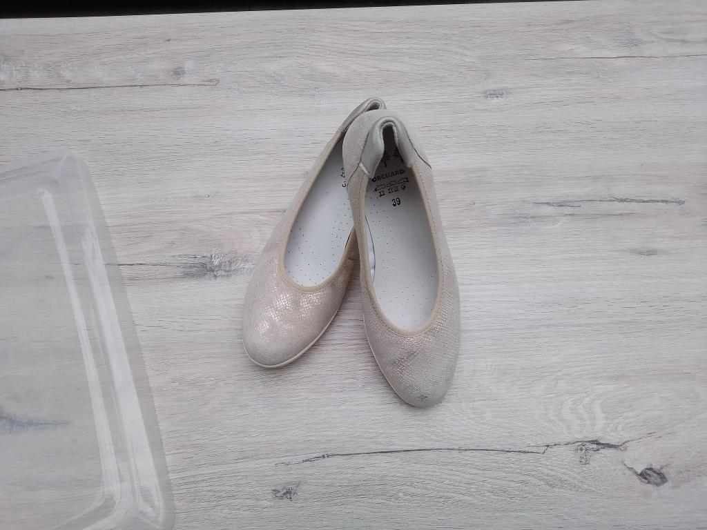 Dames pumps Orchard Beige, Pumps, Beige, Ophalen of Verzenden, Zo goed als nieuw