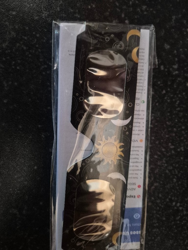 Eclipsebril, Ophalen, Nieuw